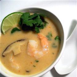 die beste thai kokossuppe mit shrimps