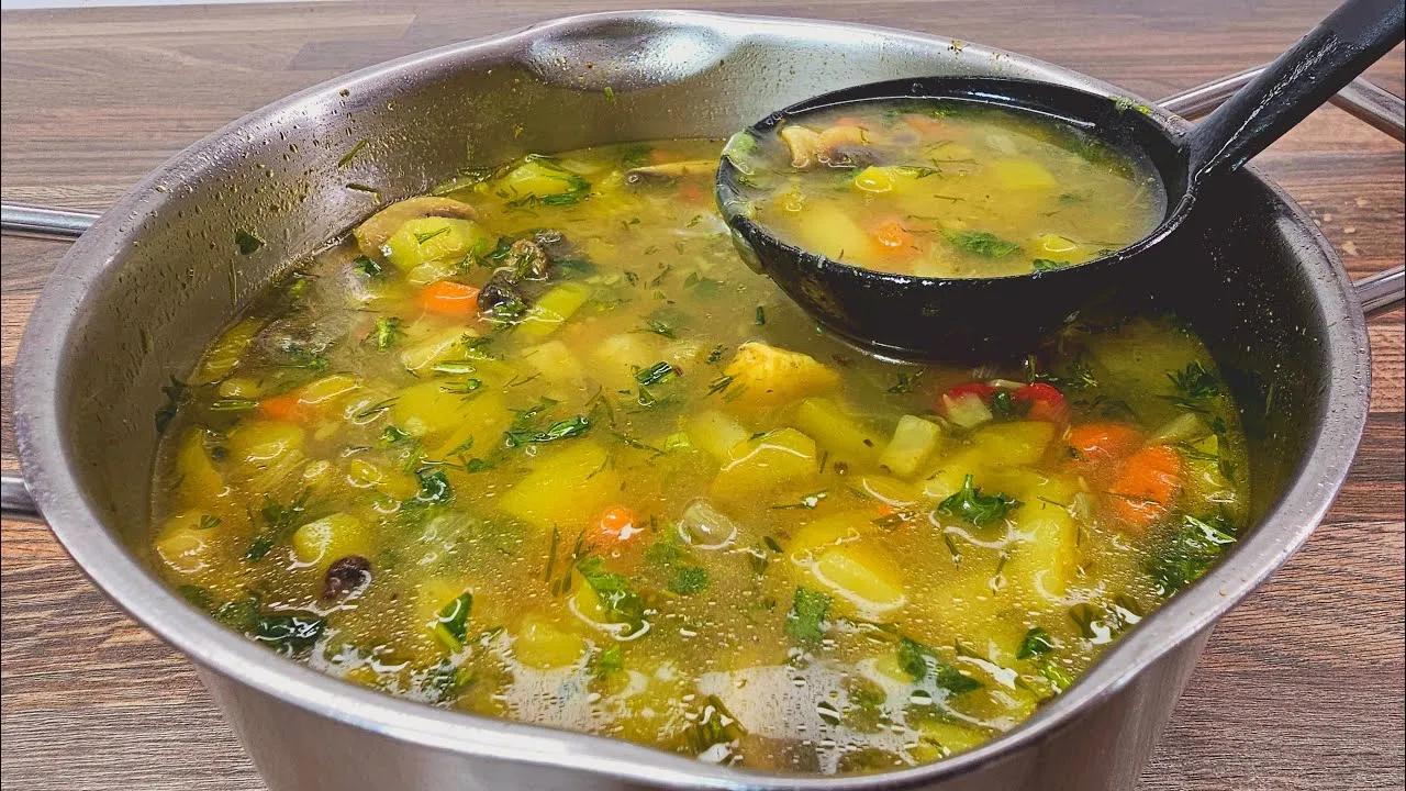 Gesunde Hühnersuppe mit Gemüse für jeden Tag! Schnelle gesunde Suppe ...