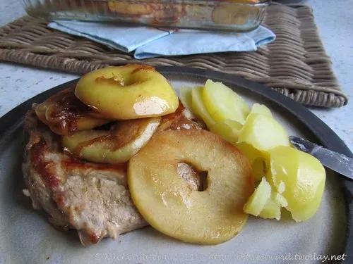 Schweinekoteletts mit Äpfeln und Zwiebeln - kuechenlatein.com