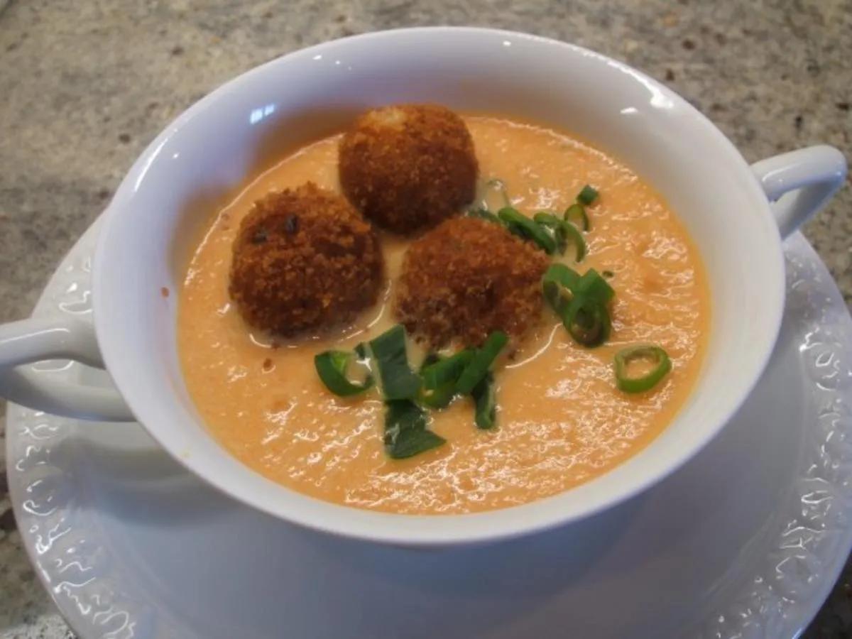 Suppen: Feine Karottensuppe mit scharfen Kartoffelbällchen - Rezept ...