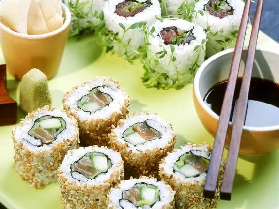 Sushi mit Thunfisch und Lachs Rezept | EAT SMARTER