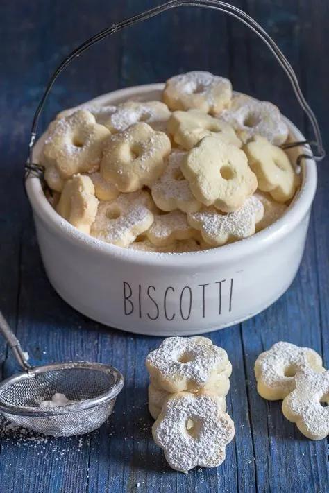 Canestrelli a wonderfully delicious Italian Cookie, an almost ...