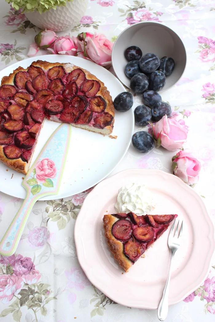 Schnell gemachter Zwetschgenkuchen mit Quark-Öl-Teig