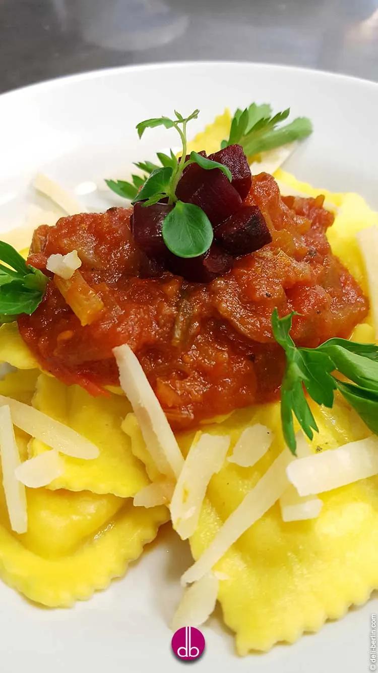 Sellerie-Tomaten-Sauce für vegane Pasta Gerichte – DELi-BERLIN ...
