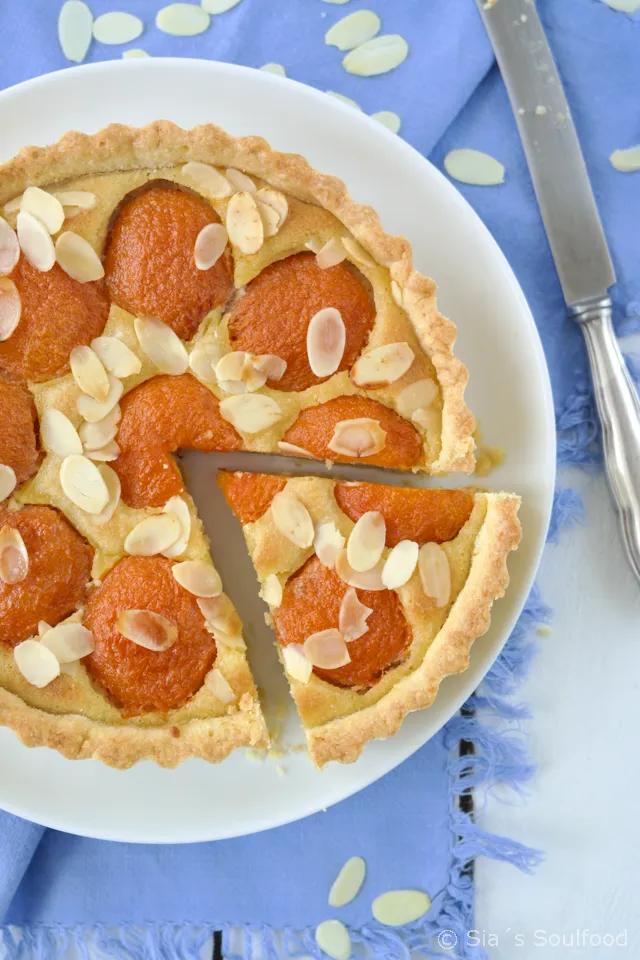 Aprikosen-Tarte mit Mandeln | Aprikosen tarte, Dessert ideen, Mandeln