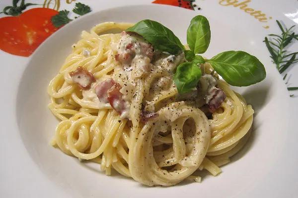 Spaghetti mit Gorgonzola - Sahne Sauce von Tabaiba | Chefkoch
