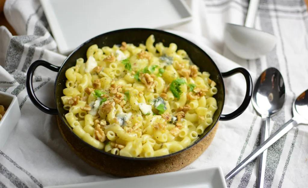 Rezept: Gorgonzola-Pasta mit karamellisierten Zwiebeln - Pixi mit Milch