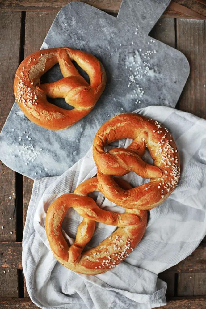 sinngestoeber: knusprig frische Laugenbrezeln