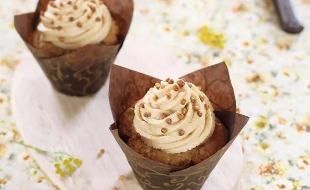 Nougat-Cupcakes mit Nougat-Topping | Topfkuchen, Backideen und Rezepte