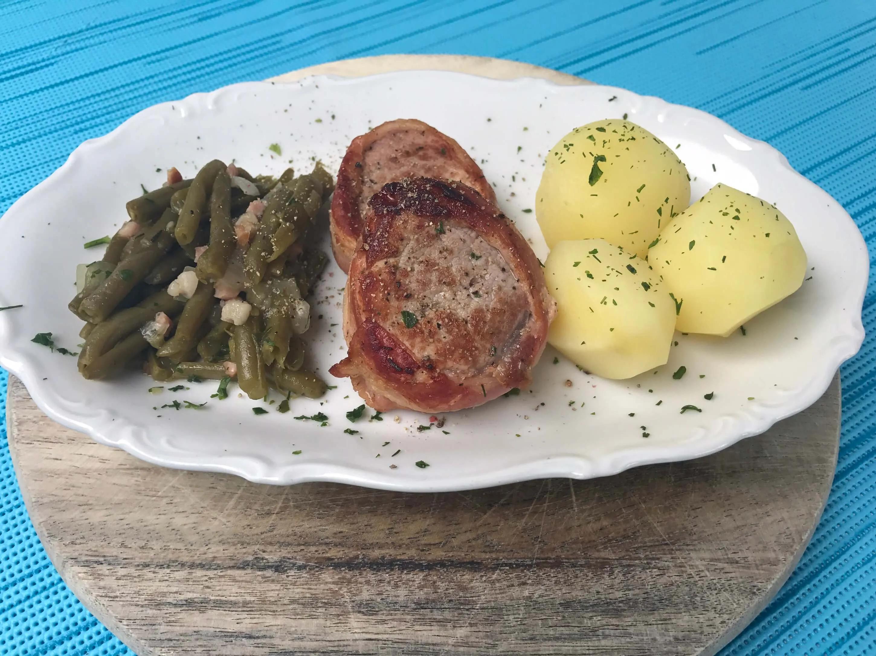 Schweinefilet im Speckmantel mit Speckbohnen und Kartoffeln - Zu Faul ...