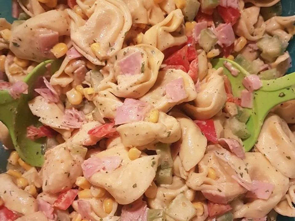 Tortellinisalat mit Joghurtdressing von Isawall| Chefkoch