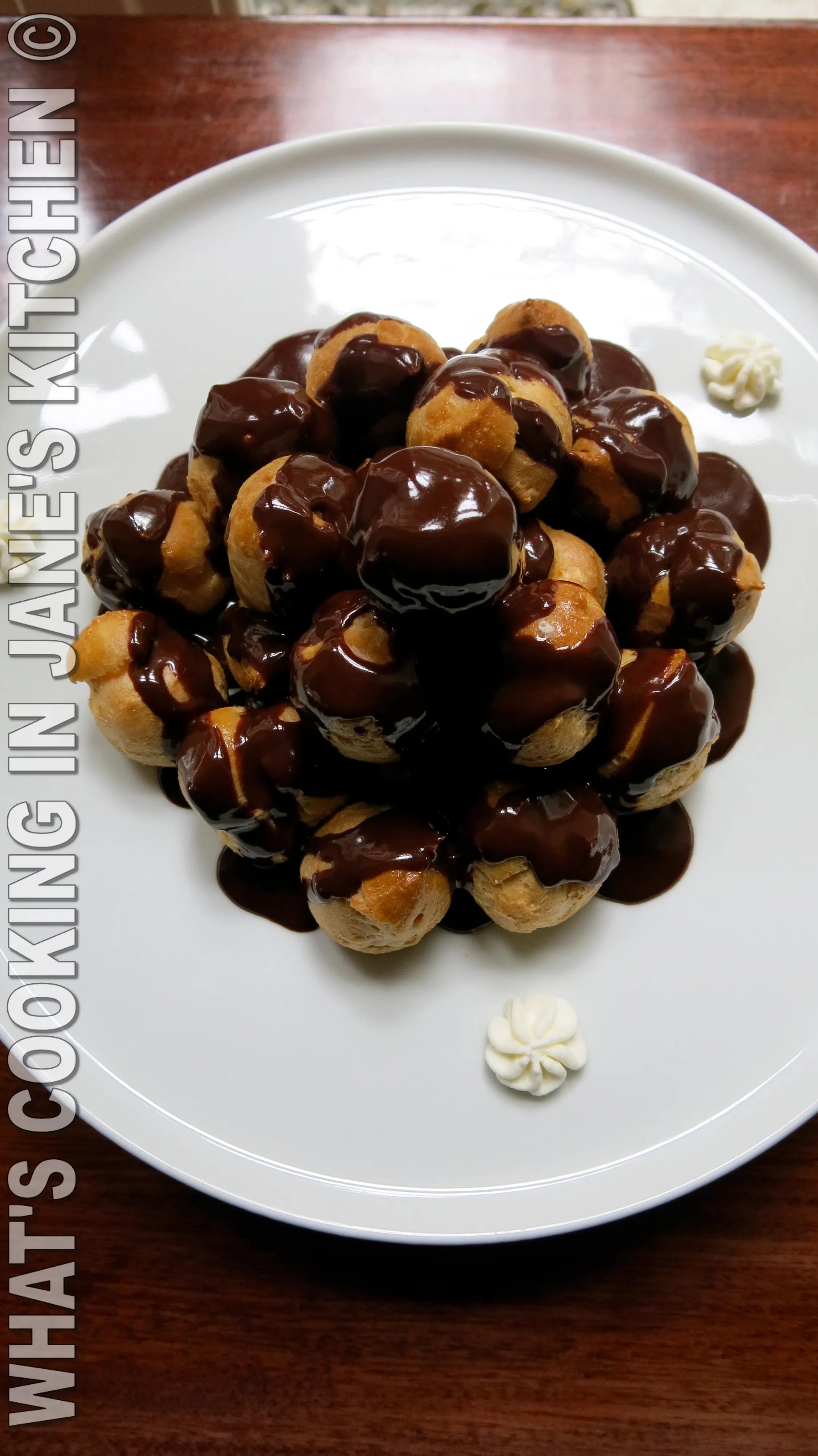 Profiteroles au Chocolat © | What&amp;#39;s Cooking In Jane&amp;#39;s Kitchen