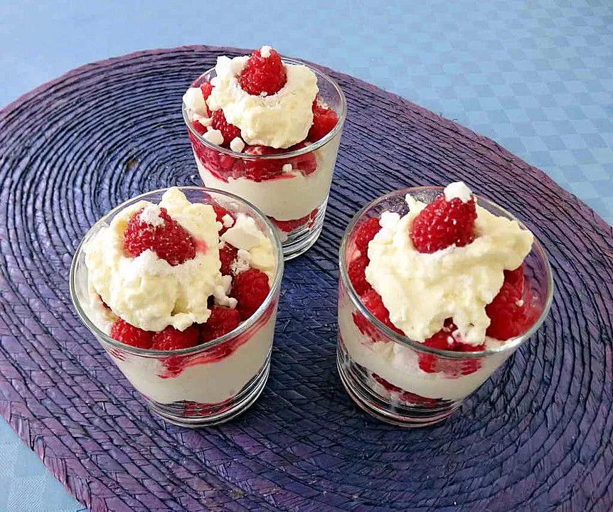 Leckeres Vanille-Quark-Dessert mit Mascarpone und Früchten von li95ni82 ...