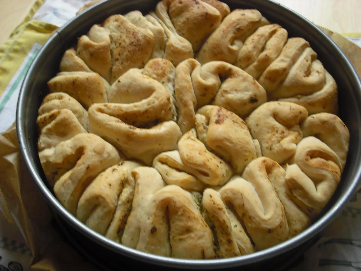 Zupfbrot mit Kräuterbutter - Rezept mit Bild - kochbar.de