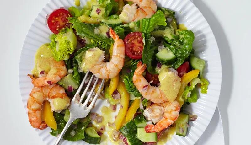 Garnelen-Salat | Salat mit garnelen, Rezepte mit garnelen, Salat mit
