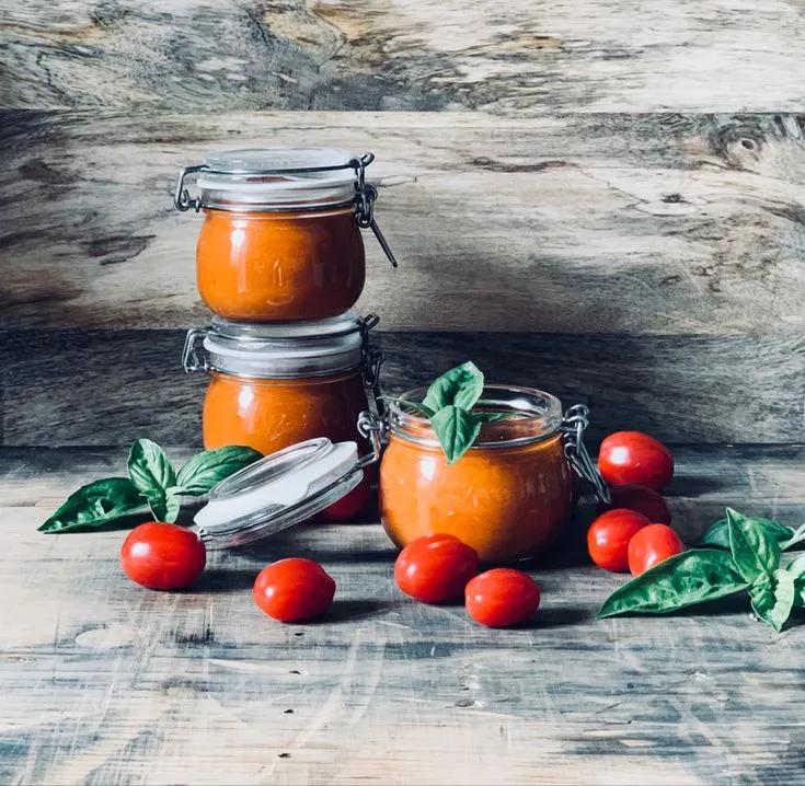 Die Tomaten-Basilikum-Sauce | Tomaten, Basilikum, Beste bolognese