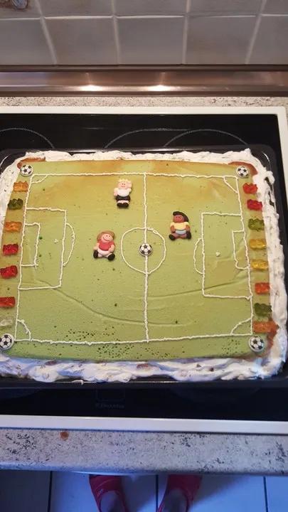 Fußballfeld-Kuchen von bakingjulia | Chefkoch