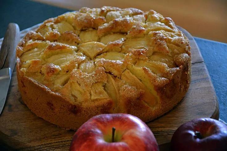 Versunkener Apfelkuchen mit einfachem Rührteig | AlleKochen.com ...