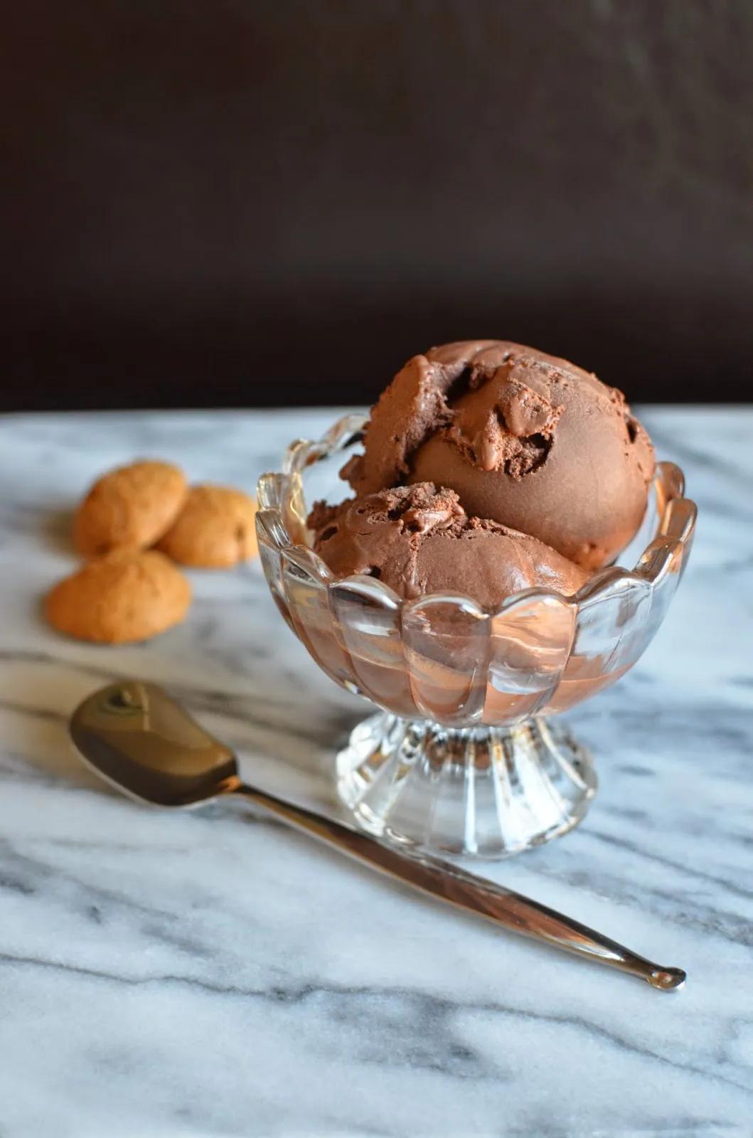 Playing with Flour: Chocolate-amaretto gelato