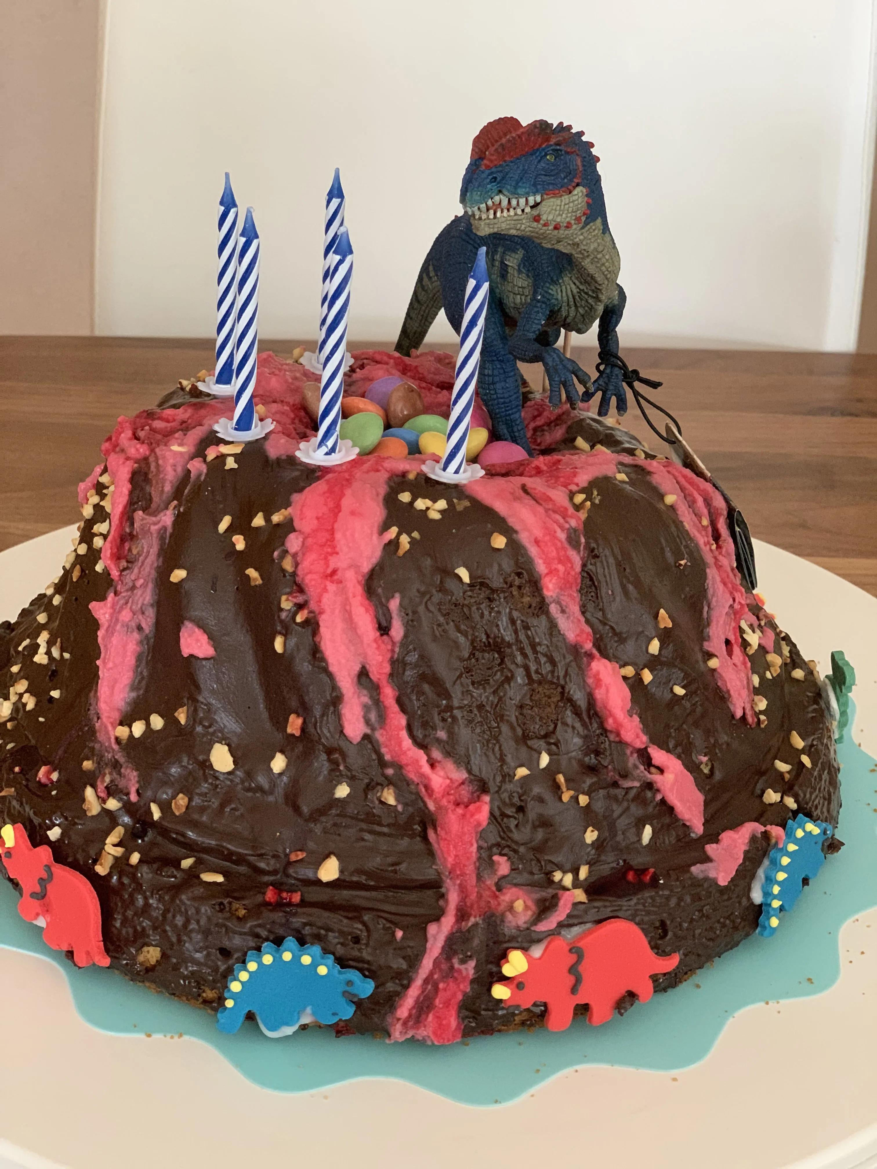 Dino Vulkan Kuchen Torte Kinder Geburtstag #geburtstagskuchenkinder ...