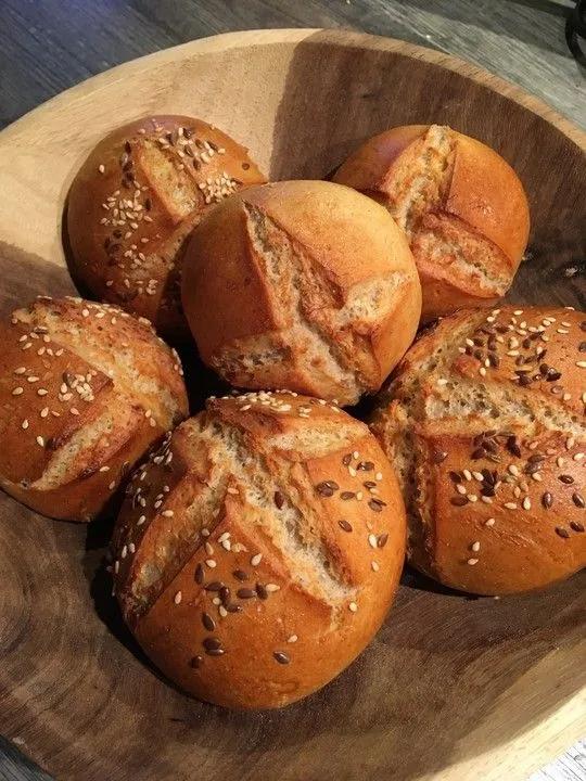 Dinkel-Vollkorn-Brötchen von Chrissy_smile | Chefkoch | Rezept | Brot ...