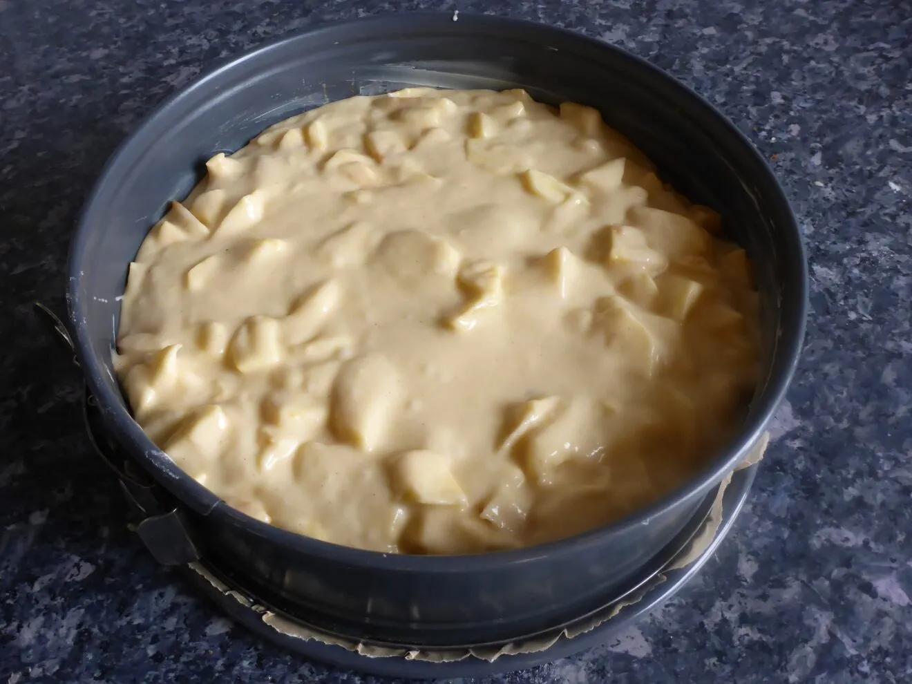 Saftiger Apfelkuchen Rührteig - Ester kocht