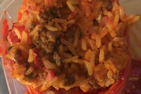 Gefüllte Paprika mit Tomatenreis und Rinderhackfleisch von ErikaSchmid ...