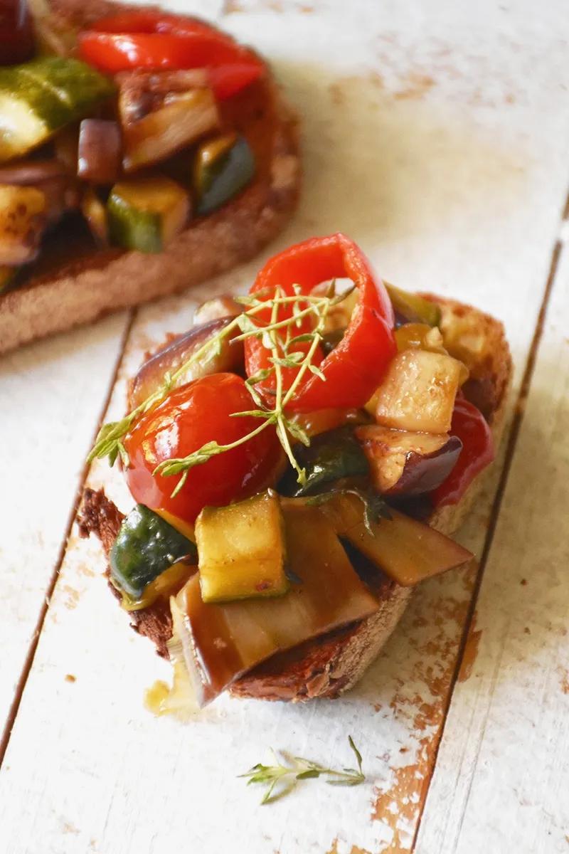 Tostas de ratatouille — Chez Silvia