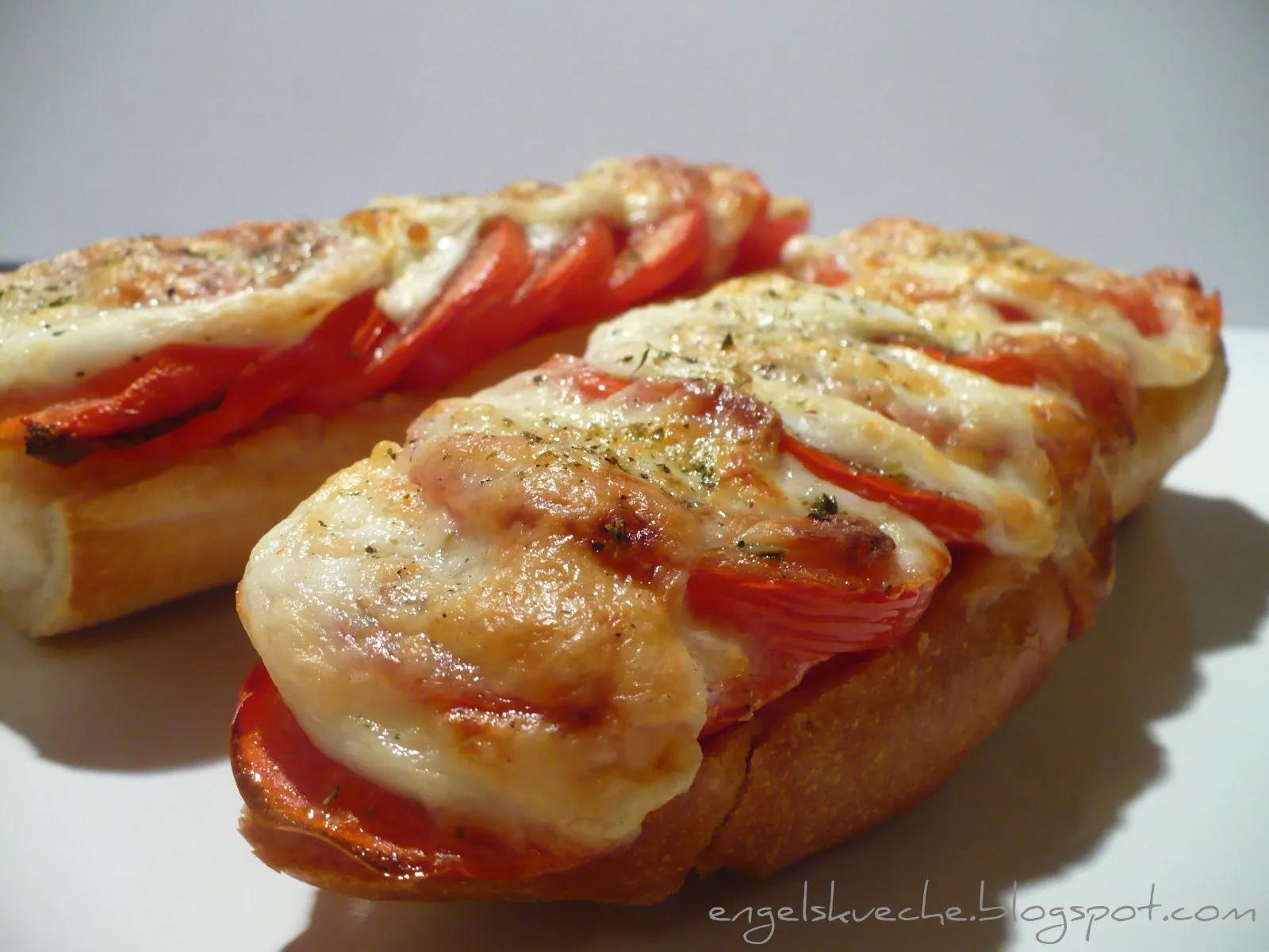 Essen aus Engelchens Küche: Überbackene Tomaten-Mozzarella-Baguettes