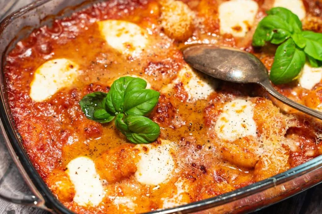 Gnocchi-Auflauf mit Tomate &amp; Mozzarella | tastybits.de