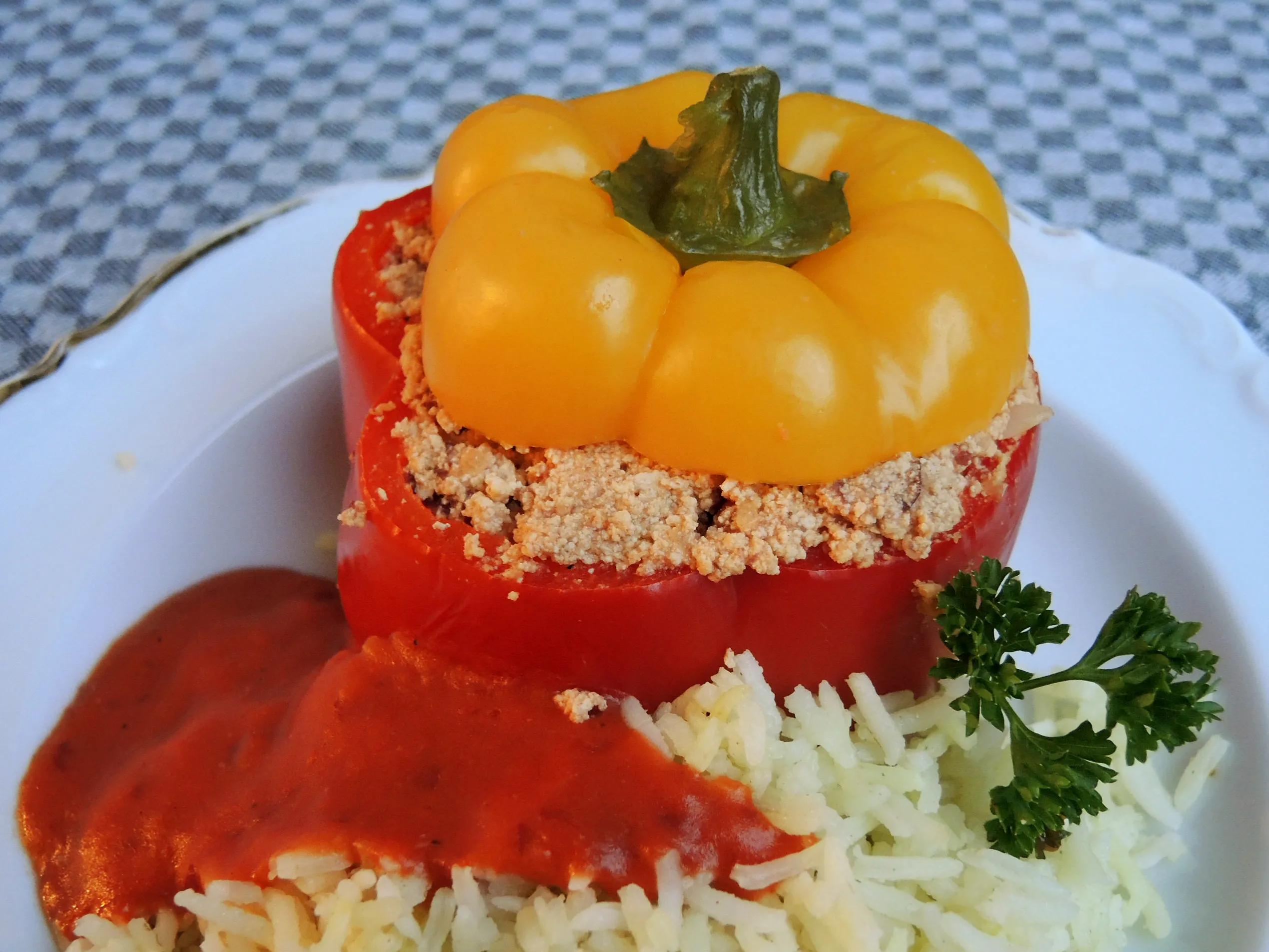 Vegan gefüllte Paprika mit Tofu und Bohnen - Rezept | kochenOHNE