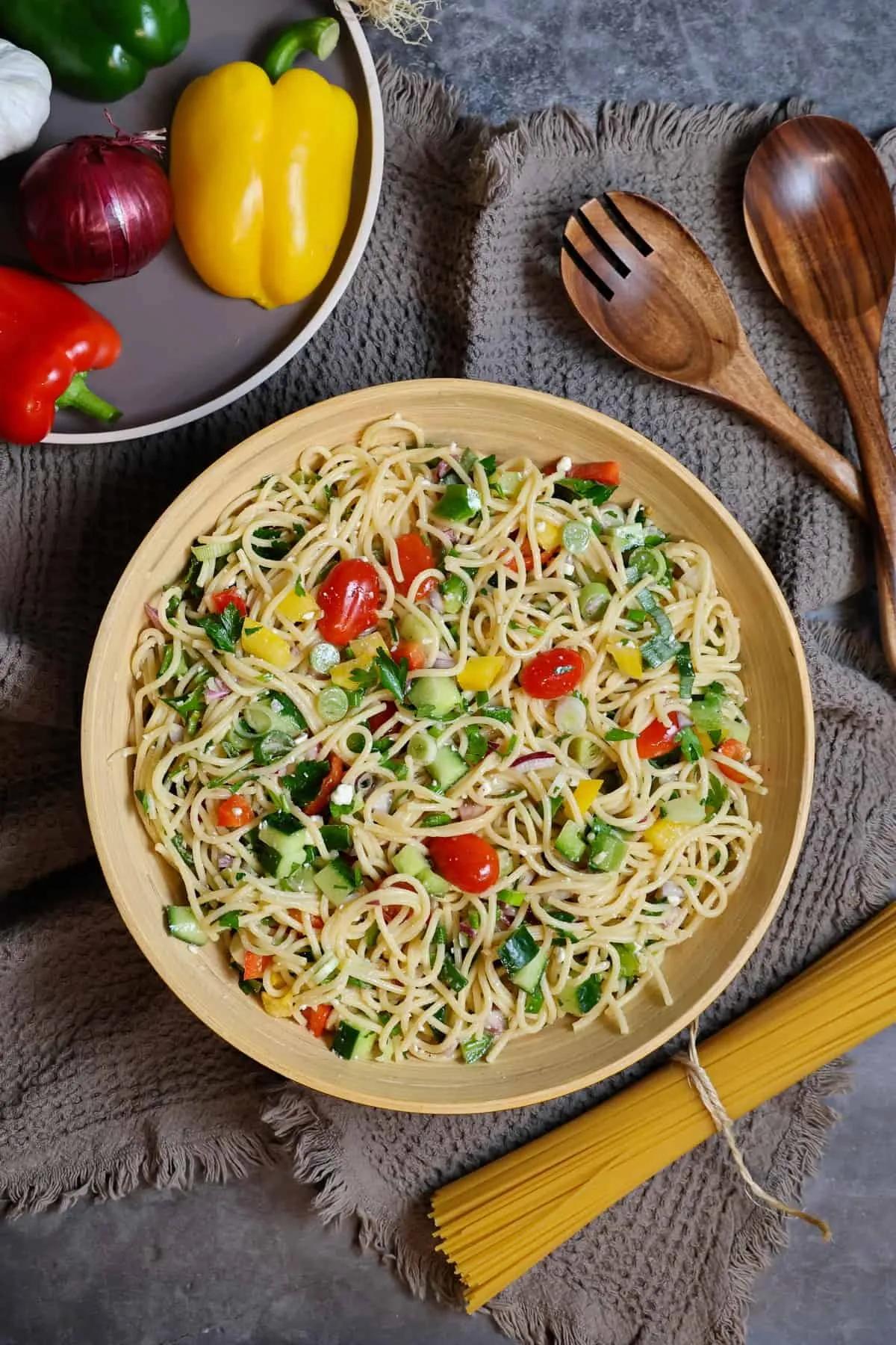 Gesunder Spaghetti Salat - Einfaches und schnelles Rezept - Instakoch.de