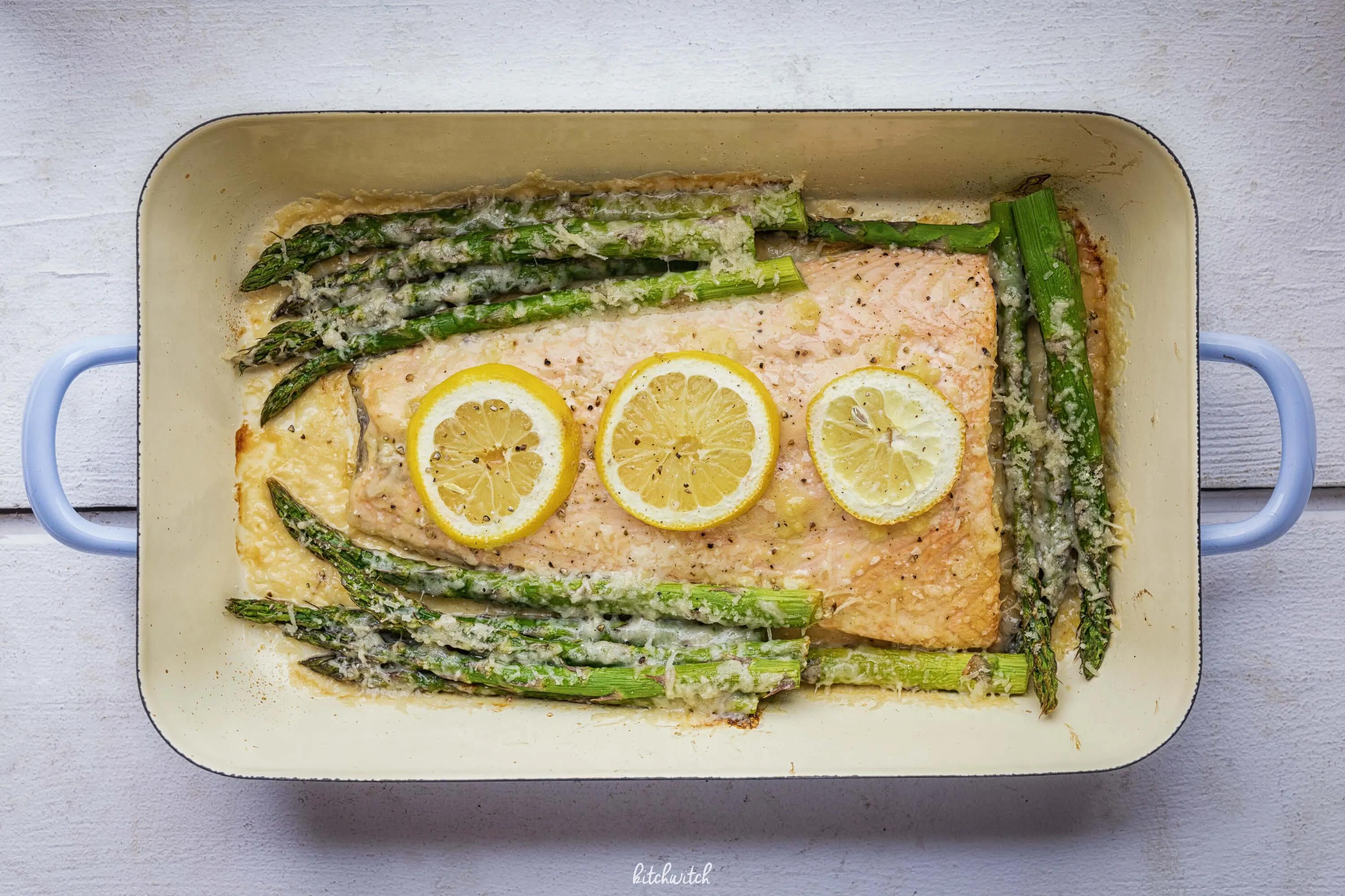 Lachs mit Spargeln aus dem Ofen - Kitchwitch