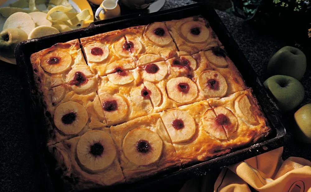 Apfel-Vanillekuchen aus Plunderteig • Rezept • GUSTO.AT