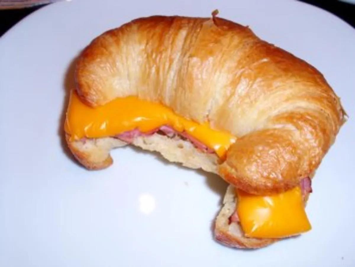 Frühstück: Schinken-Käse-Croissants - Rezept - kochbar.de