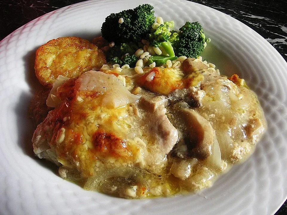 Putenschnitzel mit Champignonkruste überbacken von Kruemelchen26| Chefkoch