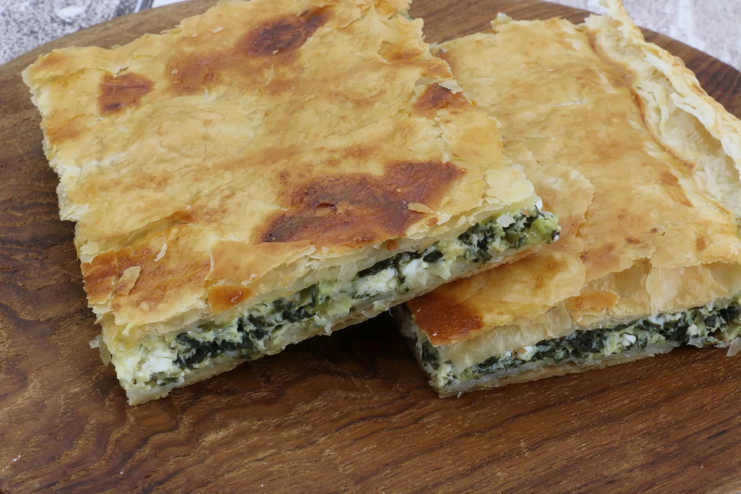 Spanakopita (Pita mit Spinat und Feta) - almyro.de