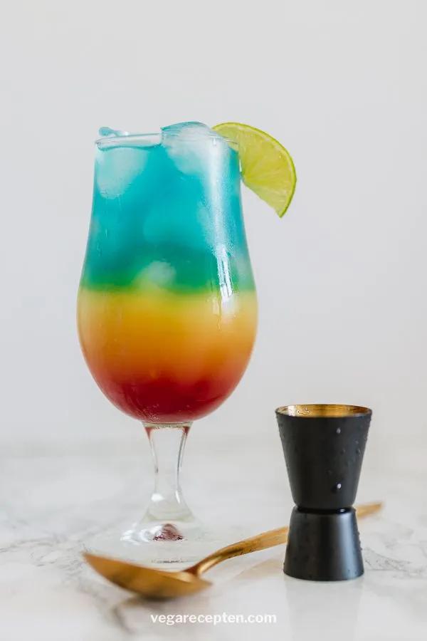 Rainbow Paradise Cocktail With Blue Curacao | Vega Recepten | Recipe in ...
