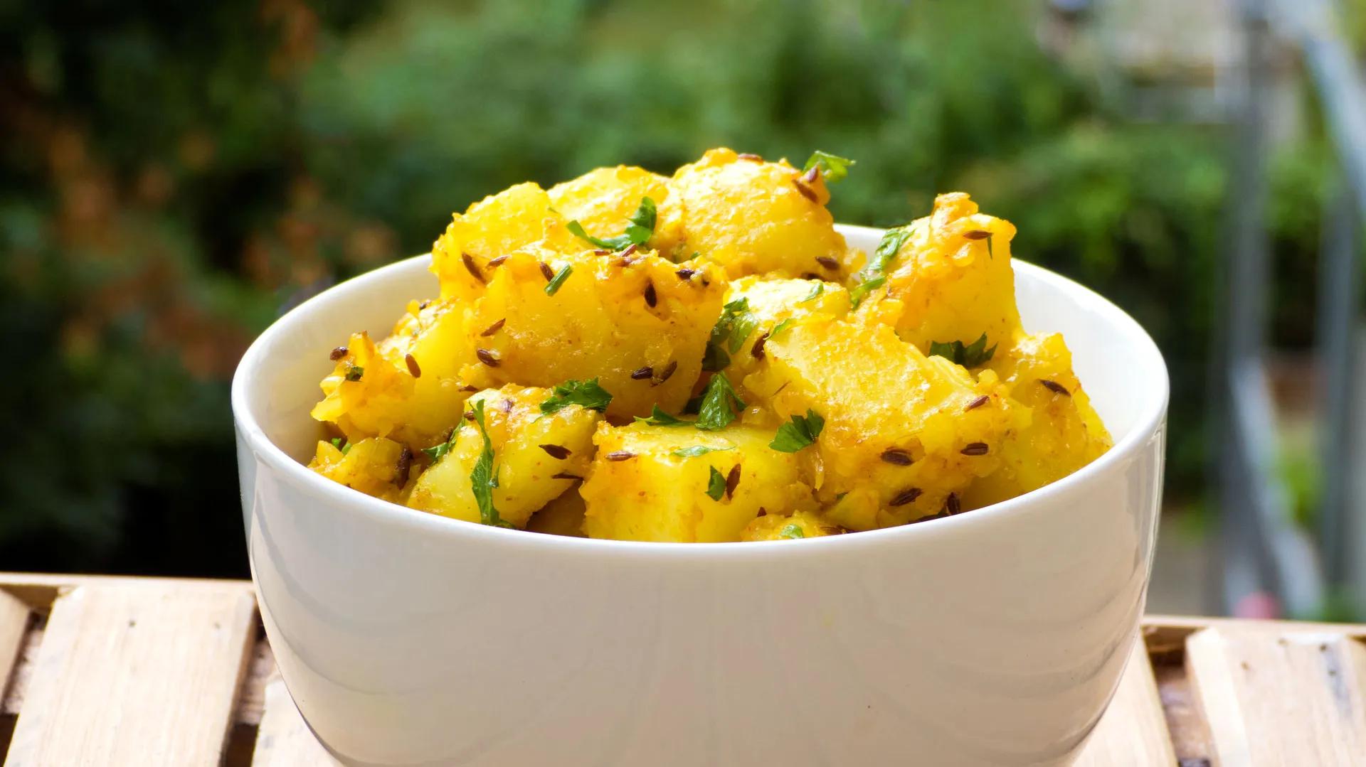 Indisches Aloo Jeera – Kartoffeln mit Kreuzkümmel – International Vegan