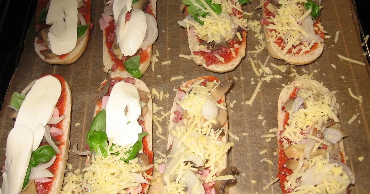 Pizza-Brötchen - einfach &amp; lecker | DasKochrezept.de