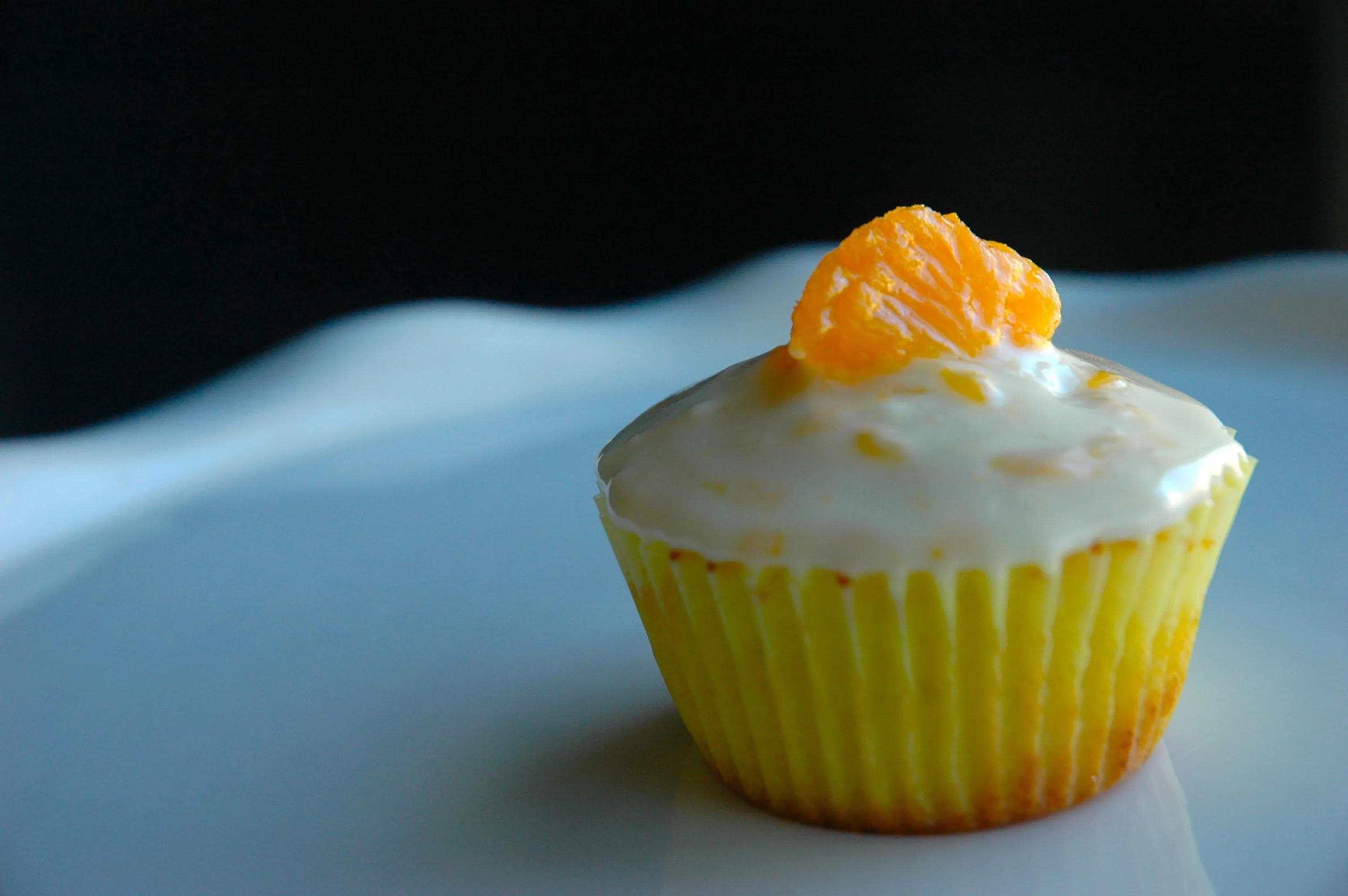 Sunny citrus cupcakes! | Baking recipes, Baking, Food