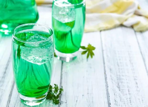 Waldmeister Sirup - Rezept - GuteKueche.ch