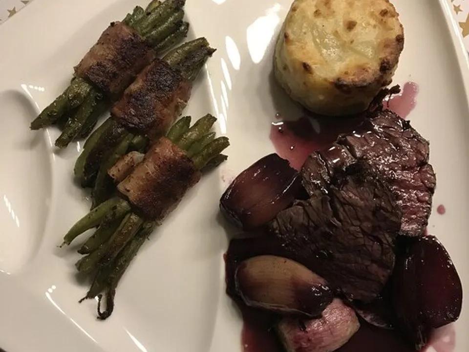 Rinderfilet auf Rotweinschalotten-Butter von Koelkast | Chefkoch