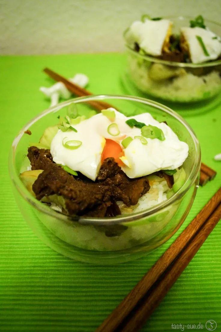 Japanische Reisschüssel mit Rindfleisch aka. Gyudon - Tasty-Sue ...