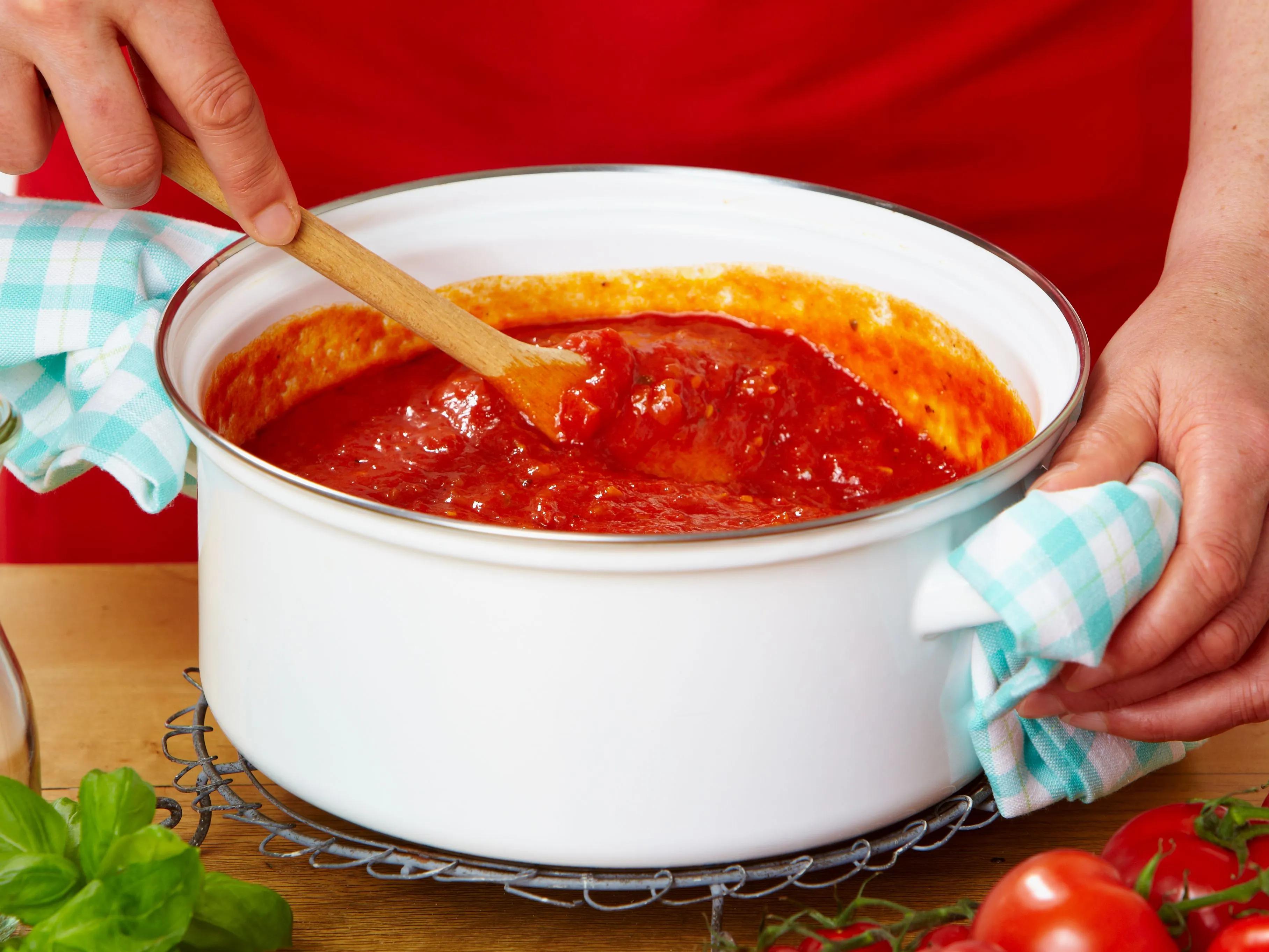 Grundrezept Tomatensoße | Tomaten sauce, Tomatensauce, Rezepte