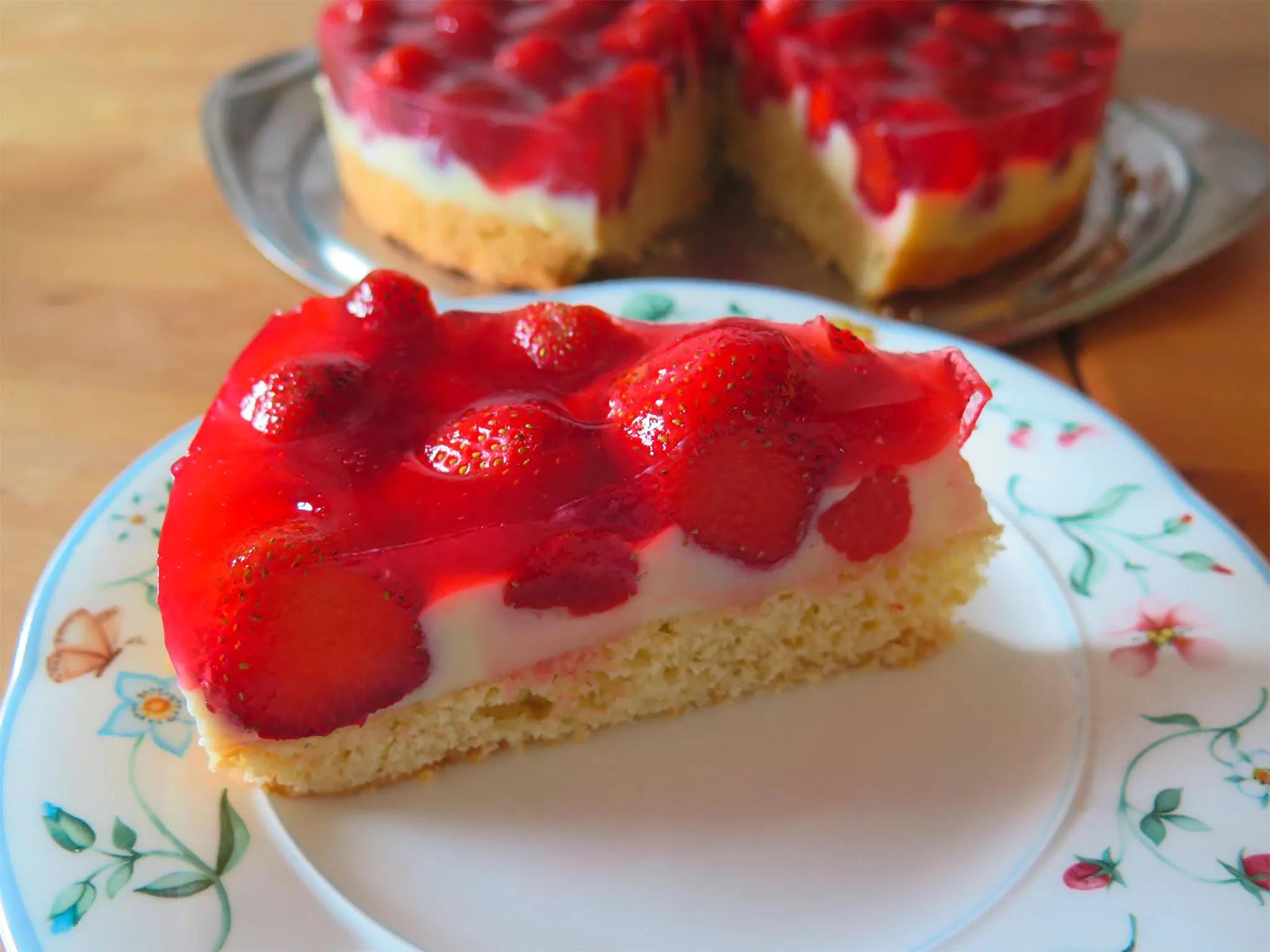 Strawberry cake | Recipe | Kitchen Stories