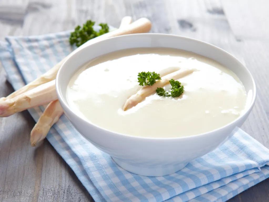 Rezept: Spargelcremesuppe | Spargelcremesuppe, Rezept spargelcremesuppe ...