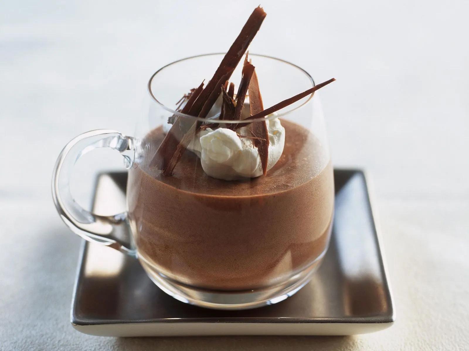 Mousse au Chocolat Rezept | EAT SMARTER