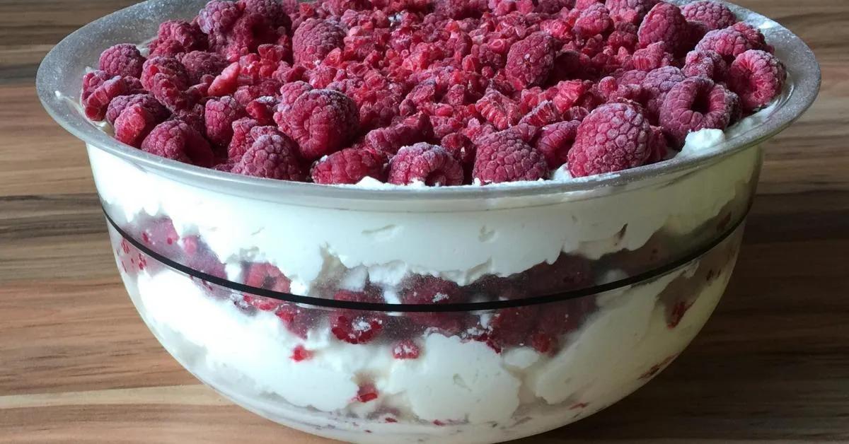 Himbeer Baiser Sahne Traum von joanie. Ein Thermomix ® Rezept aus der ...