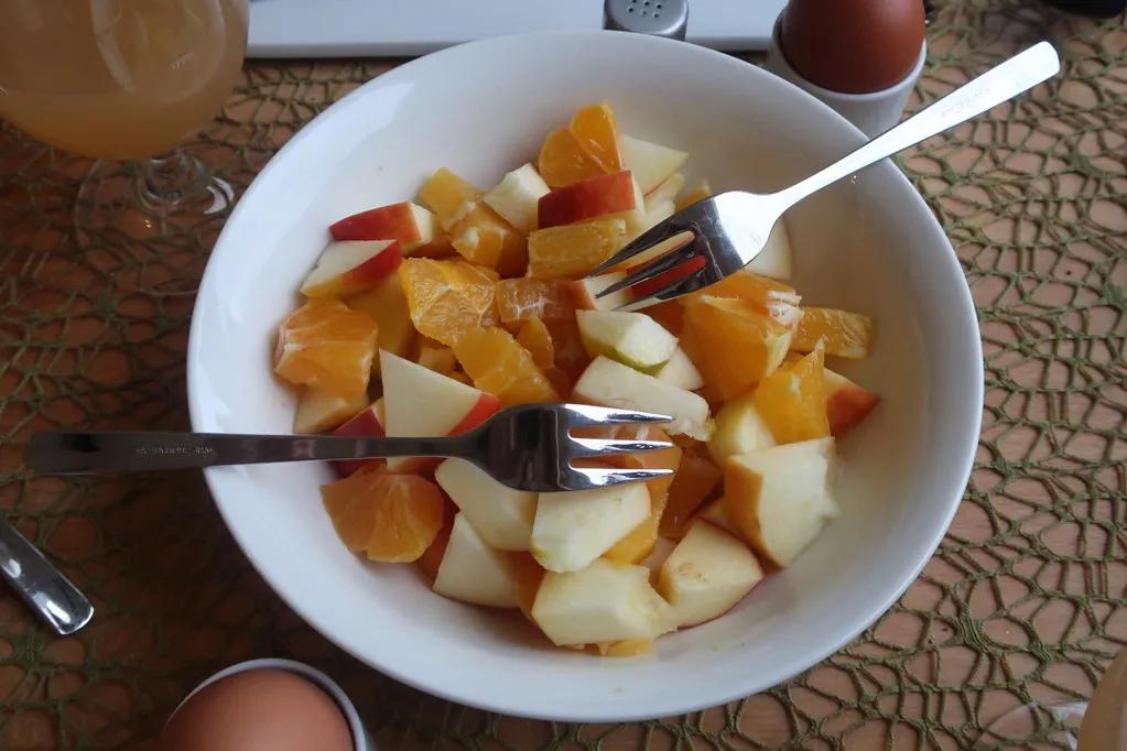 Obstsalat aus Äpfeln, Mandarinchen und Orangen | Gourmandise | Flickr